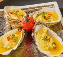 Garlic Roasted Live Oysters