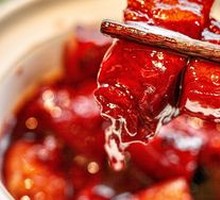 Sweet Rice Wine Steamed Bun with Braised Pork