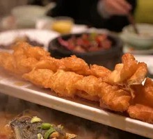 Earthen Pot-Braised River Fish with Fried Dough Sticks