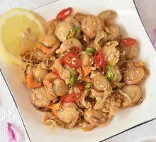 Spicy Scallop with Mountain Delicacies