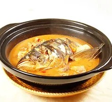 Braised Fish Head with Fish Maw and Bean Sheet Noodles