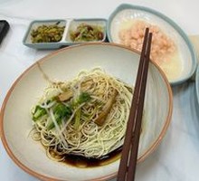 Shrimp Noodles with Butterfly Slices