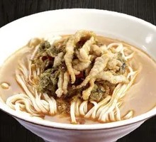 Pickled Cabbage and Pork Noodles