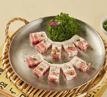 Free-range 365-day thick-cut pork belly