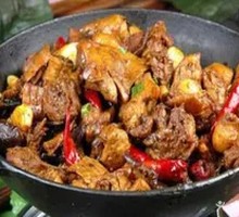 Stewed Pork Rib and Chicken in Earthen Pot