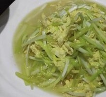 Stir-fried eggs with chives