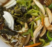 Green Pepper Stir-fried Squid Noodles