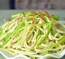 Stir-fried Green Pepper with Bean Curd Sheets