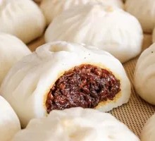 Fermented Mustard Greens and Pork Bun