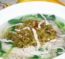 Pickled Cabbage and Pork Noodles