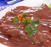 Sliced Pork Kidney with Big Knife