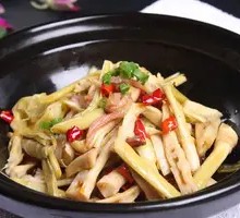 Snow Cabbage and Reed Root Salad