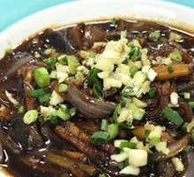 Eel with Onion Strips