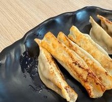 Black Pepper Beef Dumplings