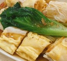Egg and Chicken Rice Noodle Roll