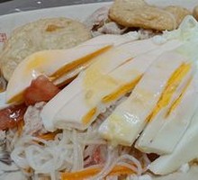 Egg and Pork Steamed Rice Noodles