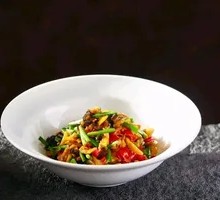 Snail and Freshwater Mussel Stir-fry