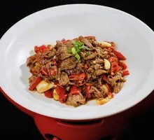 Stir-Fried Beef with Yellow Onion