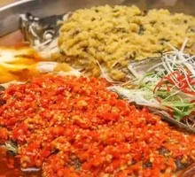 Secret-Style Two-Tone Fish Head Noodles