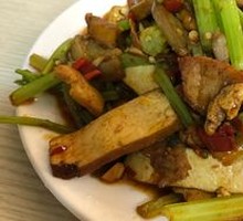Stir-fried回锅肉 with Tofu Skin