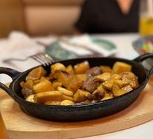 Sizzling Garlic Angus Beef Cubes