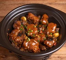 Braised Pork Knuckle with Preserved Mustard Greens