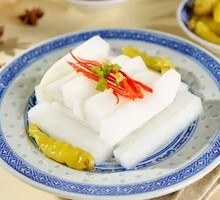 Sour and Spicy Pickled Radish