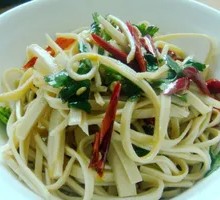 Stir-Fried Tofu Sheets with Green Peppers