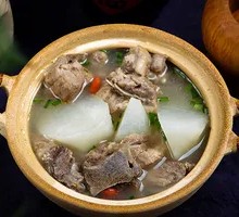 Pork Rib and Radish Soup