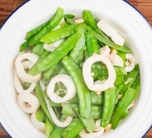 Stir-fried Fresh Squid with Snow Peas