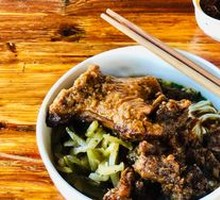 Pork Ribs and Noodles with Pickled Vegetable