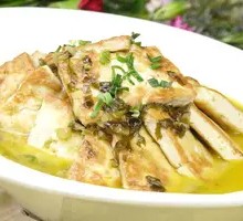 Snow Cabbage and Old Tofu