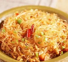 Green Pepper and Pork Stir-Fried Noodles