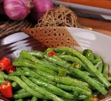 Slow-Cooked Long Beans