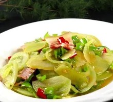 Green Tomato Stir-fried with Preserved Pork