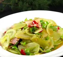 Green Tomato Stir-fried with Salted Pork
