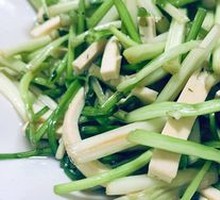 Water Celery and Tofu Skin Stir-Fry