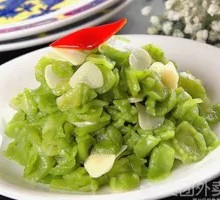 Dried Lettuce with Preserved Pork Stir-Fry