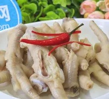 Sichuan-style Pickled Chicken Feet