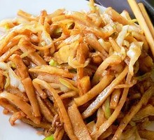 Stir-Fried Noodle Strips