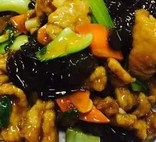 Braised Pork in Wooden Bucket Rice