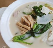Slow-Cooked Pork Bone Soup