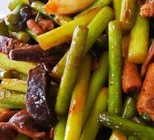 Stir-fried Chicken Offal with Garlic Chives