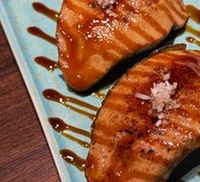 Black Truffle Foie Gras Crispy Sushi