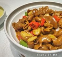 Braised Pork Intestines in Clay Pot