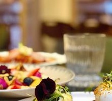 English-style Truffle Beef Benedict Egg