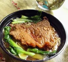 Braised Pork Chop Noodles