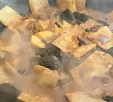 Anhui-style Stewed Chicken in Clay Pot