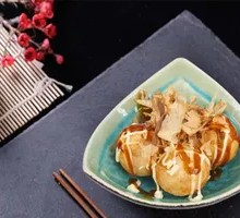 Black Pepper Beef and Octopus Balls