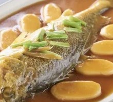Braised Yellow Croaker with Rice Cakes
